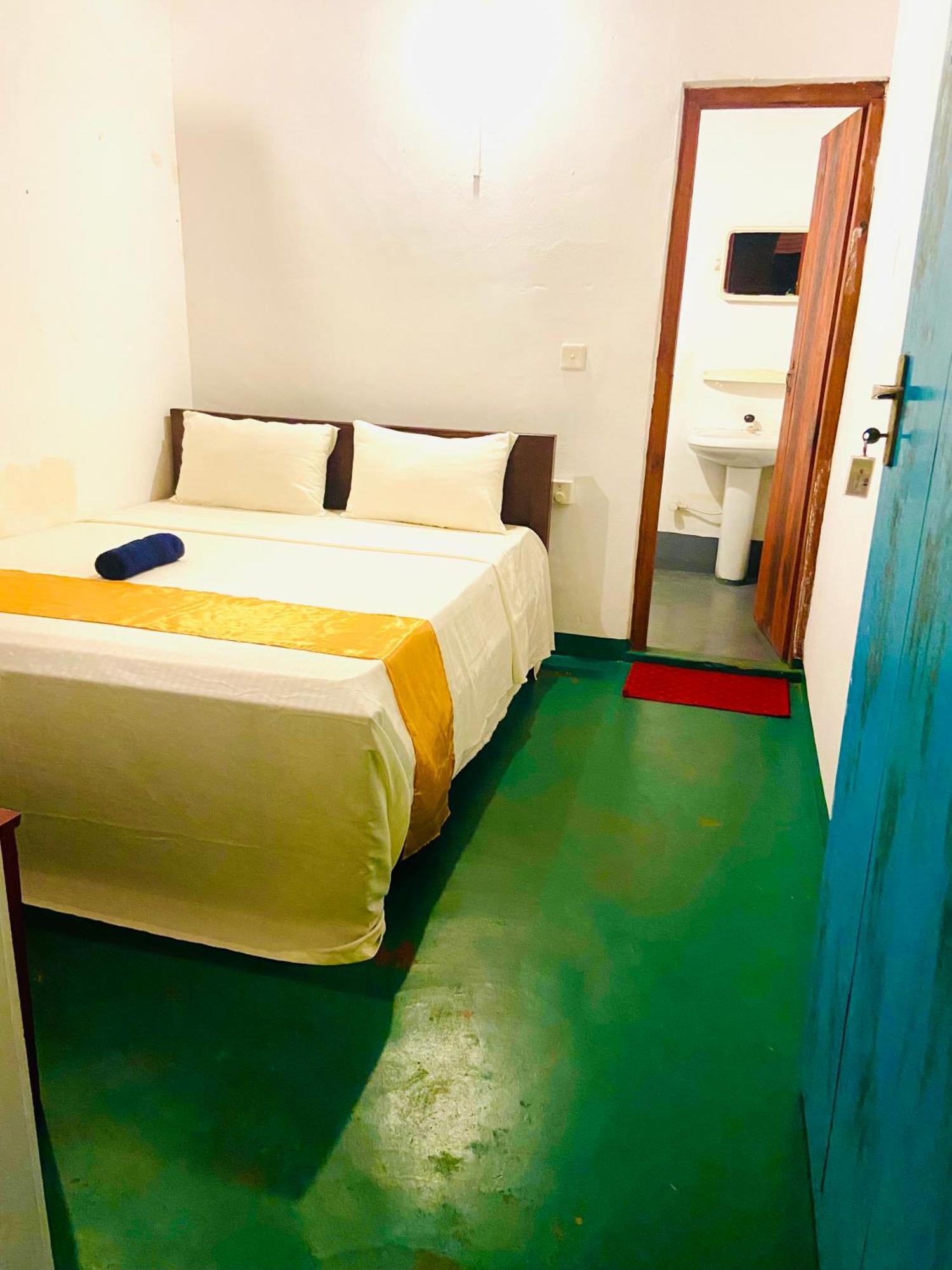 Marina Way Hotel Arugam Bay Exterior photo